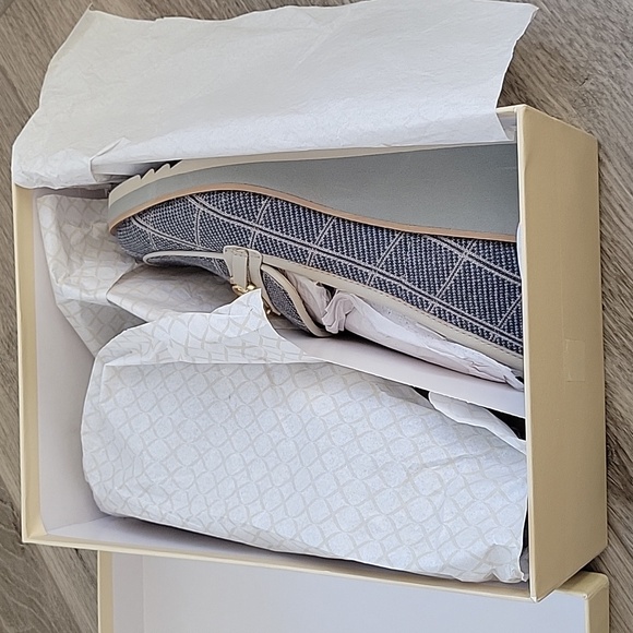 NYDJ Women's Edward Suede Wedge Loafer Shoes In Gray Size 9 NIB - Picture 12 of 12